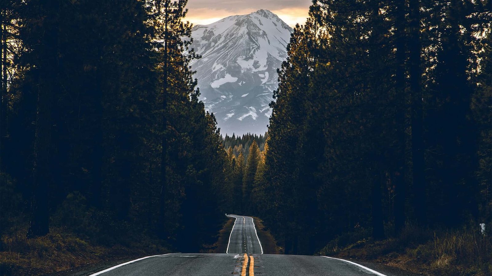 road_to_mount_shasta_2000px